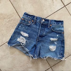 Levis Wedgie Shorts Distressed Medium Wash Size 24